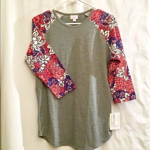 ❤️SOLD❤️BNWT Lularoe Randy baseball style shirt. Size Med